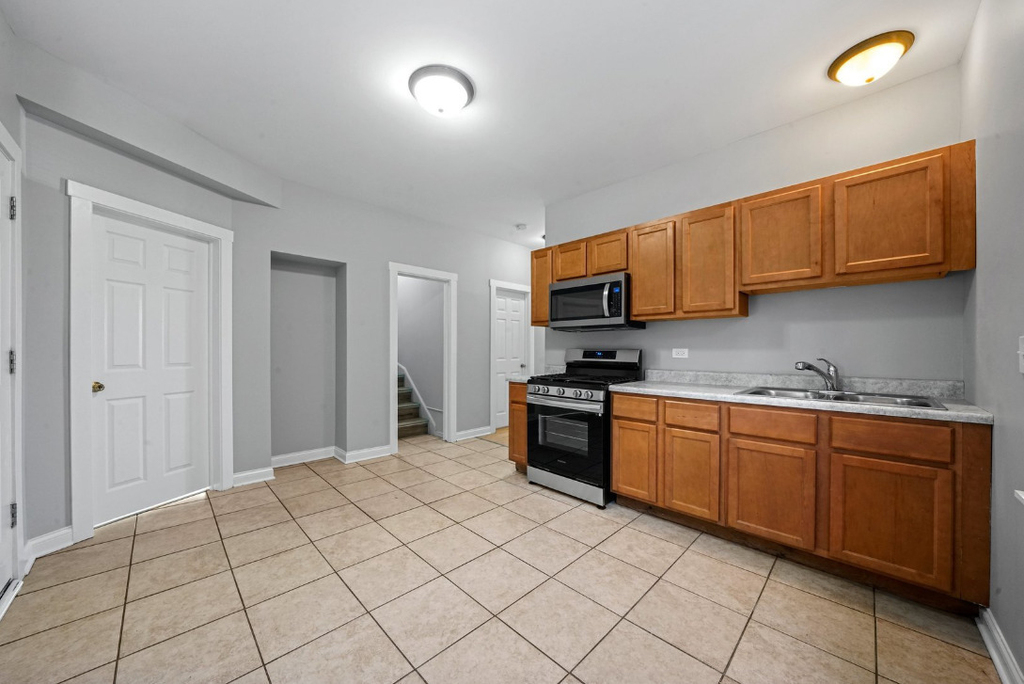 1532 Lombard Avenue - Photo 9