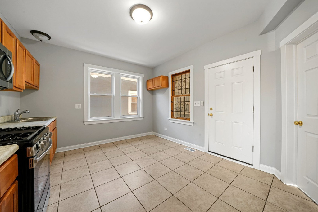 1532 Lombard Avenue - Photo 6