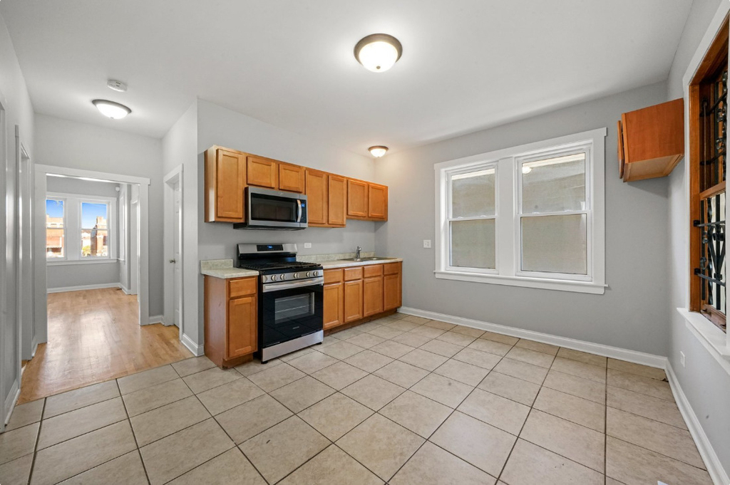 1532 Lombard Avenue - Photo 8