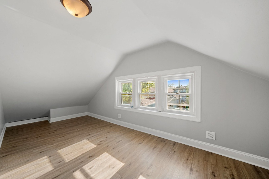 1532 Lombard Avenue - Photo 15