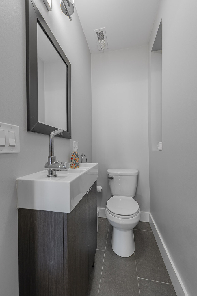 1640 W Blackhawk Street - Photo 8