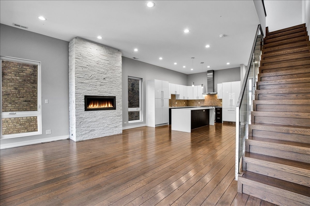 1821 W Armitage Avenue - Photo 1