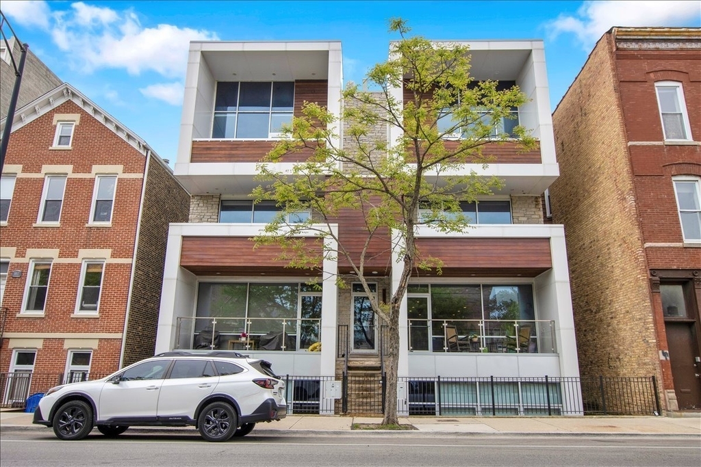 1821 W Armitage Avenue - Photo 0