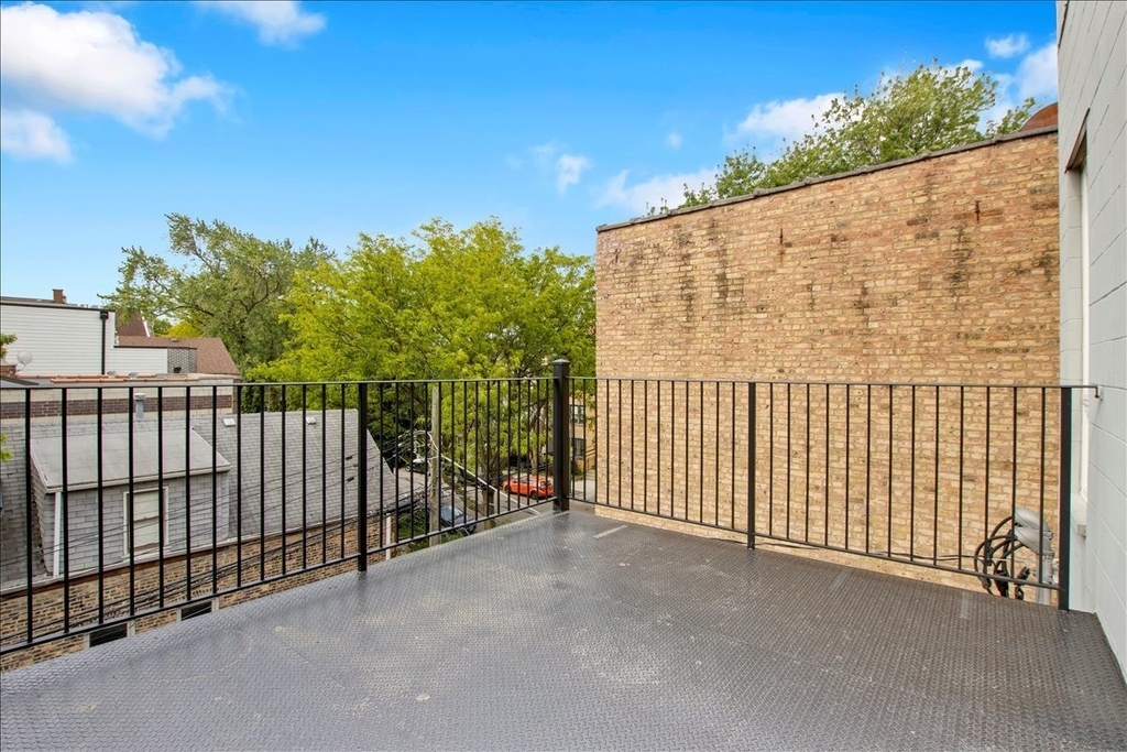1821 W Armitage Avenue - Photo 5