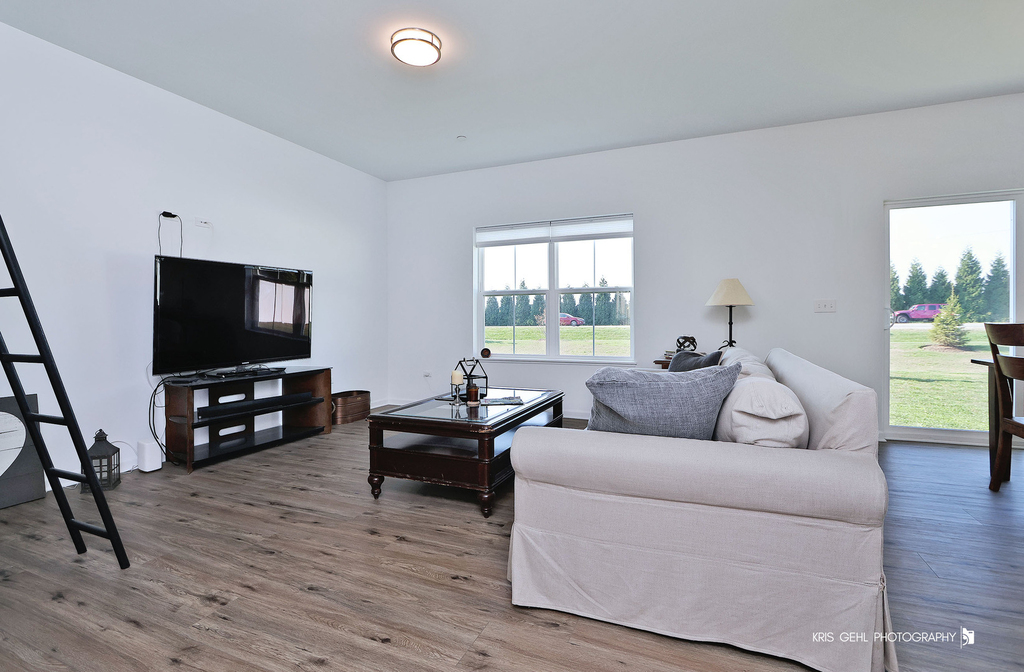 2490 Olivia Court - Photo 4
