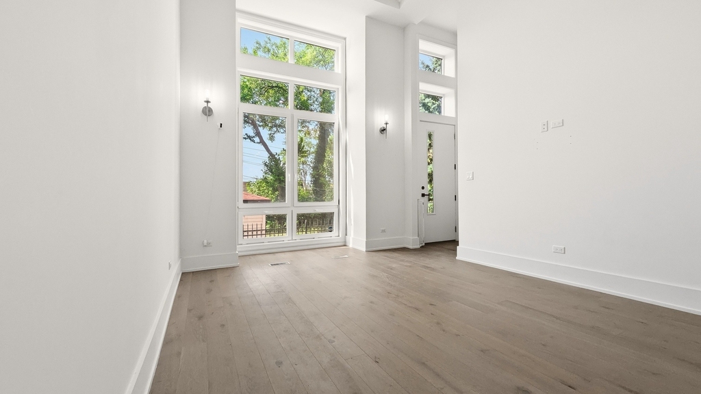 6227 D S Ellis Avenue - Photo 1