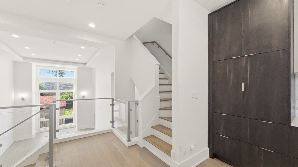 6227 D S Ellis Avenue - Photo 3