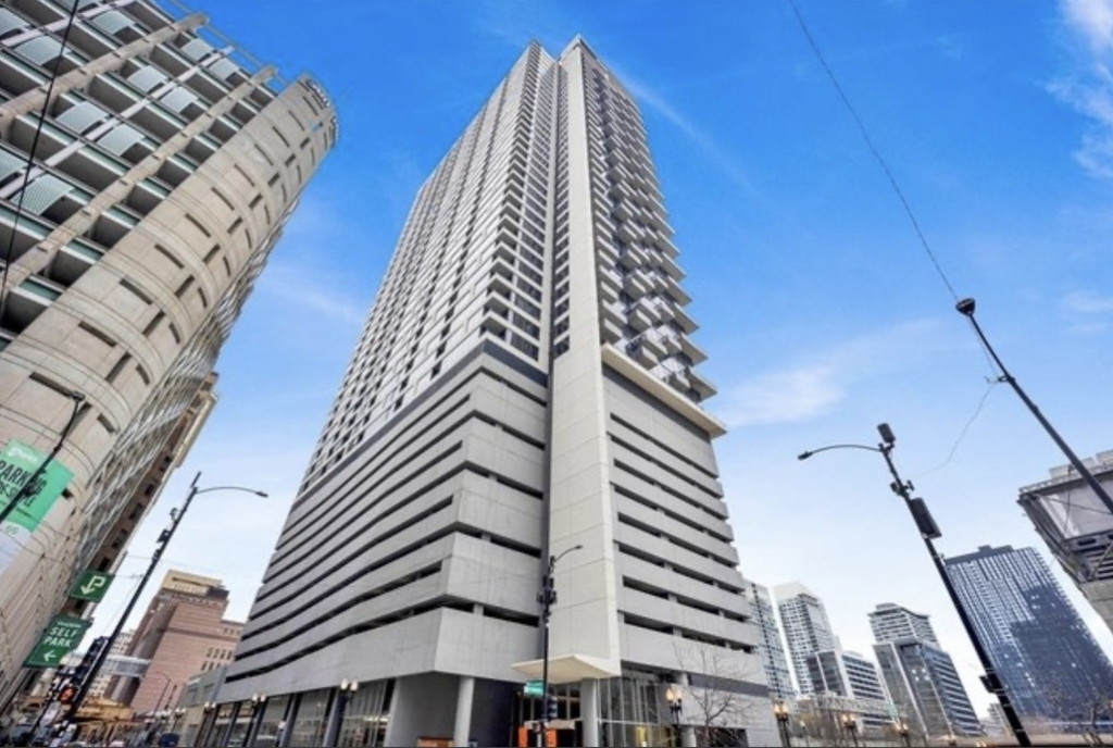 235 W Van Buren Street - Photo 0