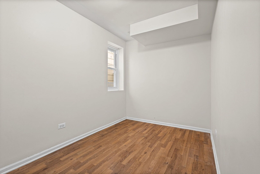 2710 W Fletcher Street - Photo 10