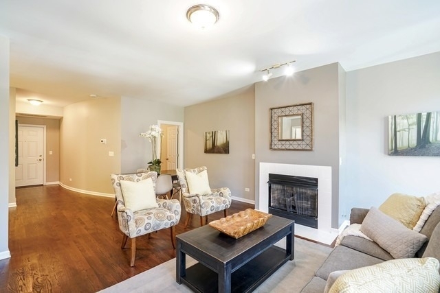 343 W Old Town Court - Photo 2