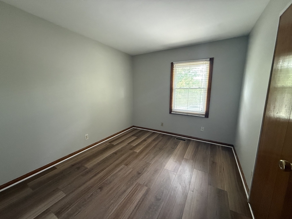 613 Newberry Drive - Photo 7