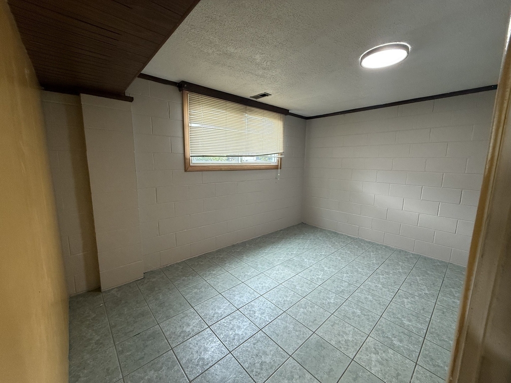 613 Newberry Drive - Photo 14
