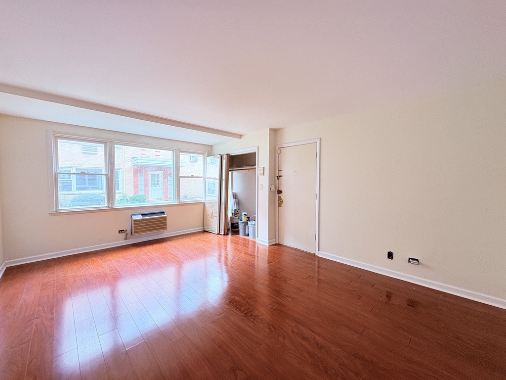 3201 W Berwyn Avenue - Photo 3