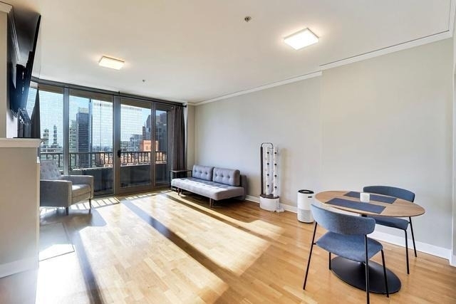 200 N Jefferson Street - Photo 2