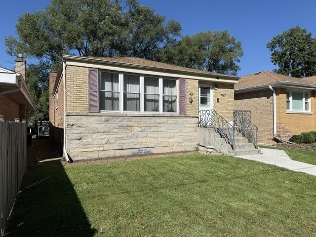 7238 N California Avenue - Photo 0