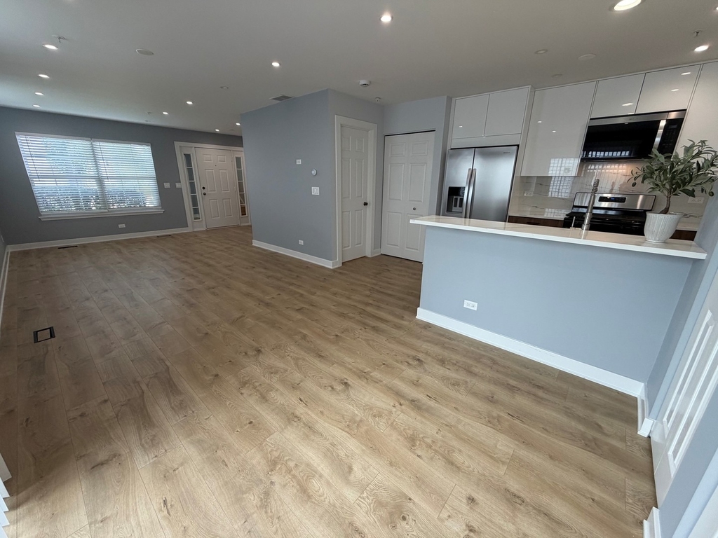 1840 Oslo Court - Photo 2