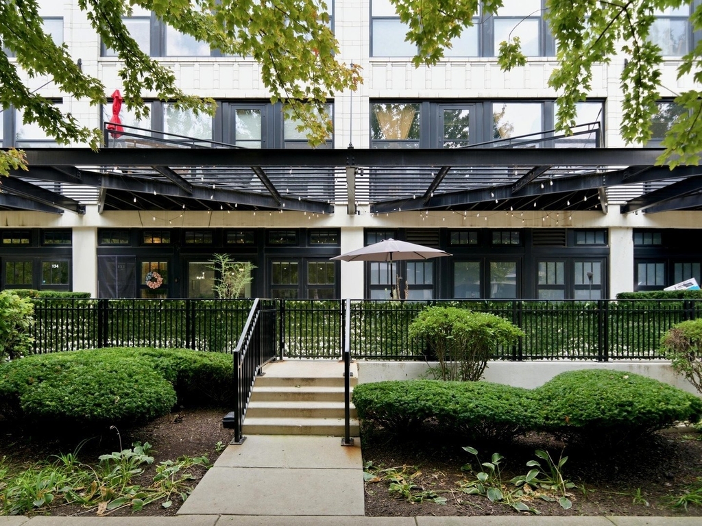 1000 W 15th Street - Photo 0