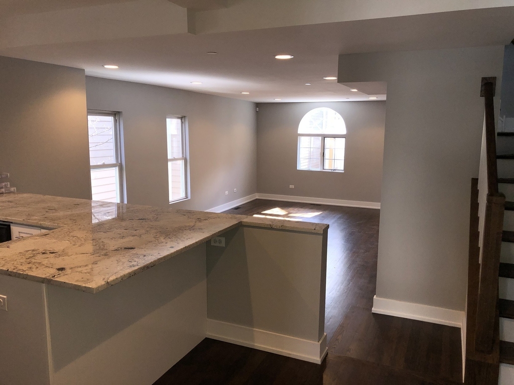 1730 W Nelson Street - Photo 5