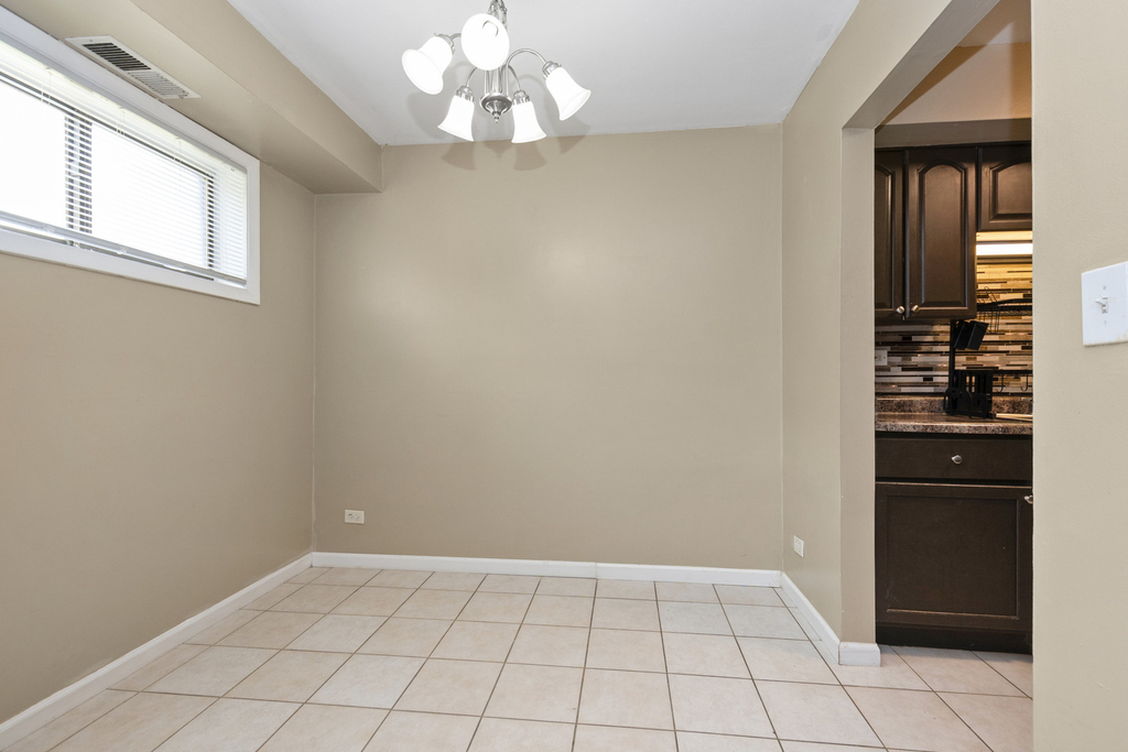 2210 Country Club Drive - Photo 4