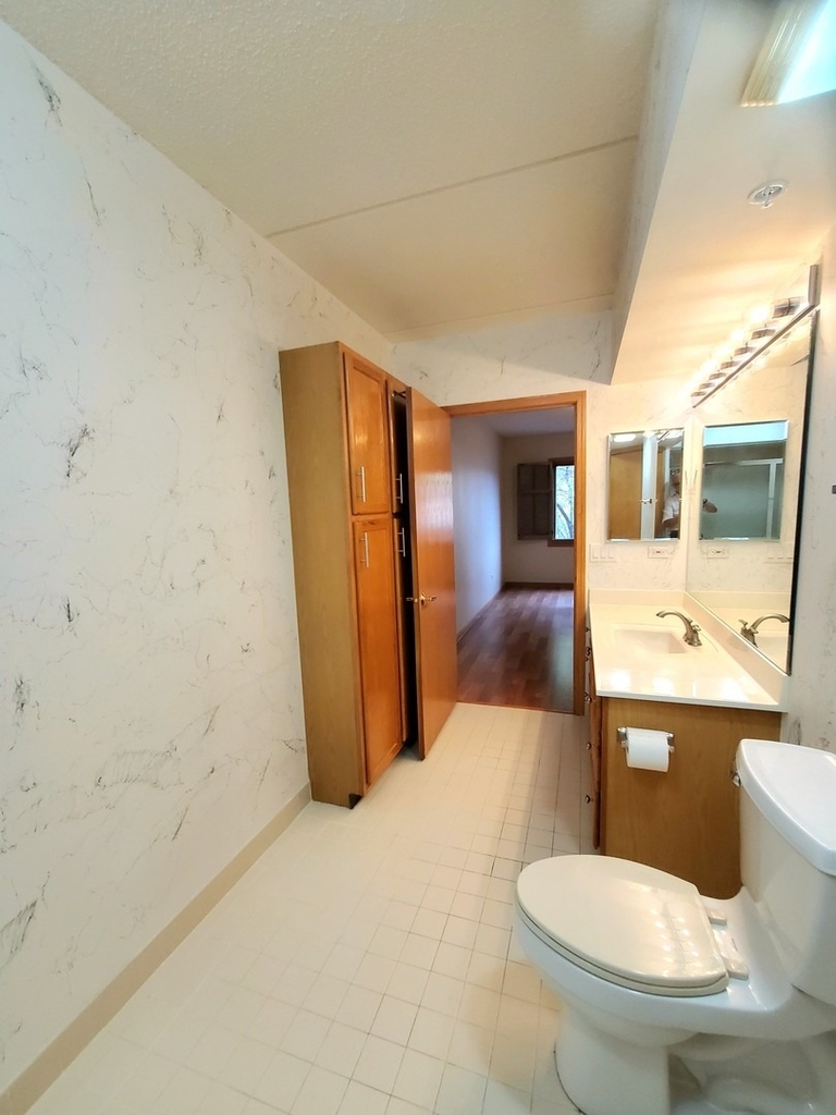 5000 Oakton Street - Photo 8