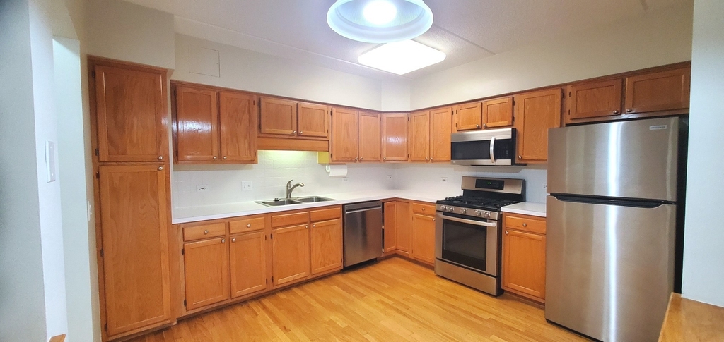 5000 Oakton Street - Photo 4