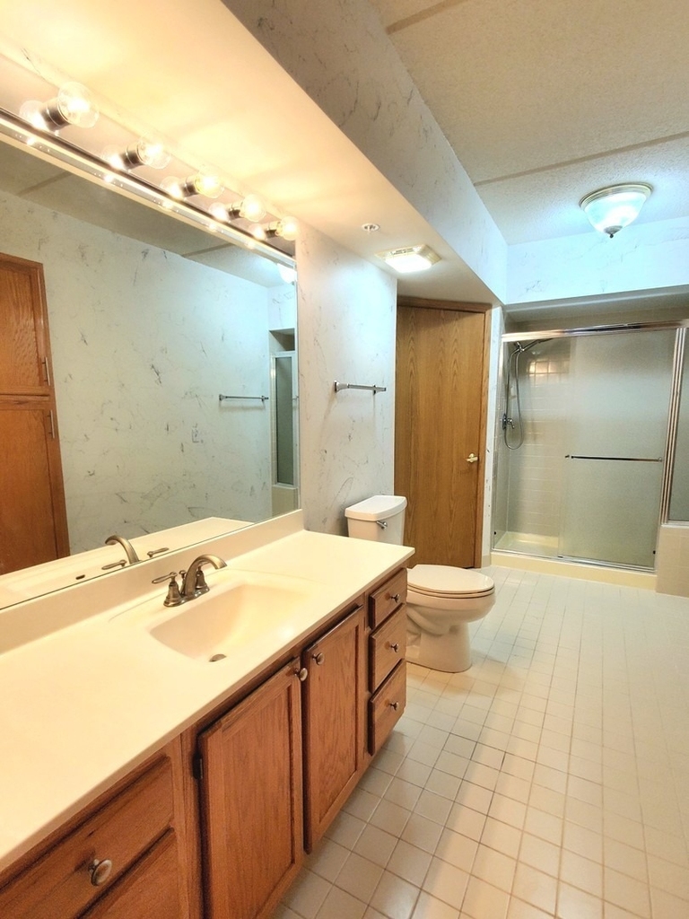 5000 Oakton Street - Photo 7