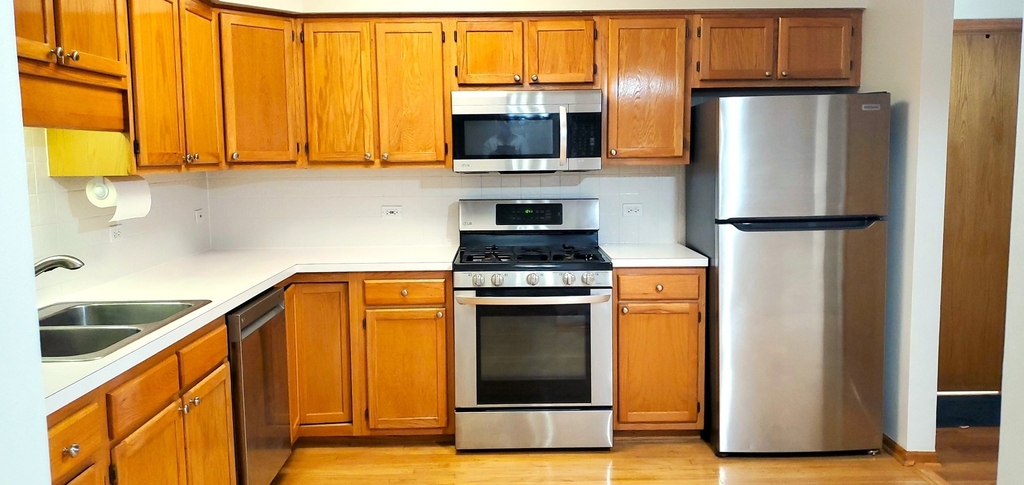 5000 Oakton Street - Photo 5
