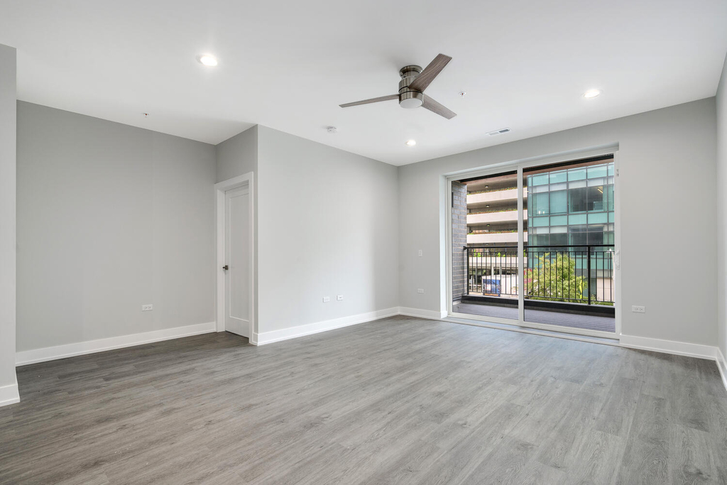 825 E 61st Street - Photo 6