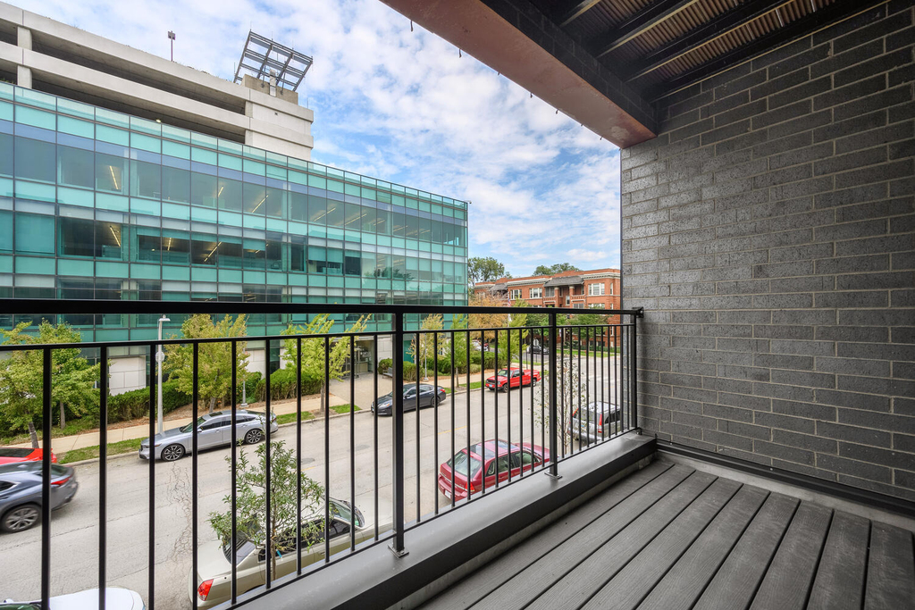 825 E 61st Street - Photo 13