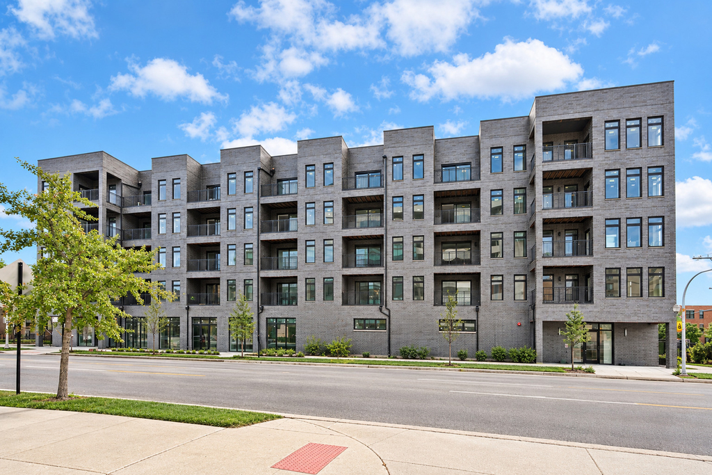 825 E 61st Street - Photo 0