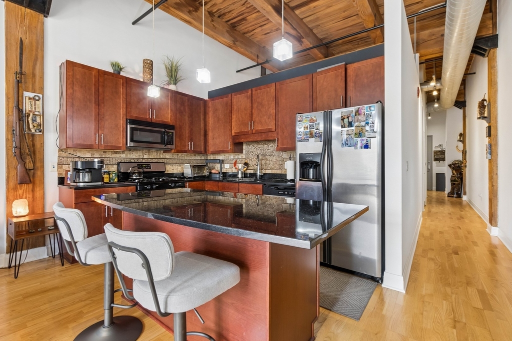 770 W Gladys Avenue - Photo 3
