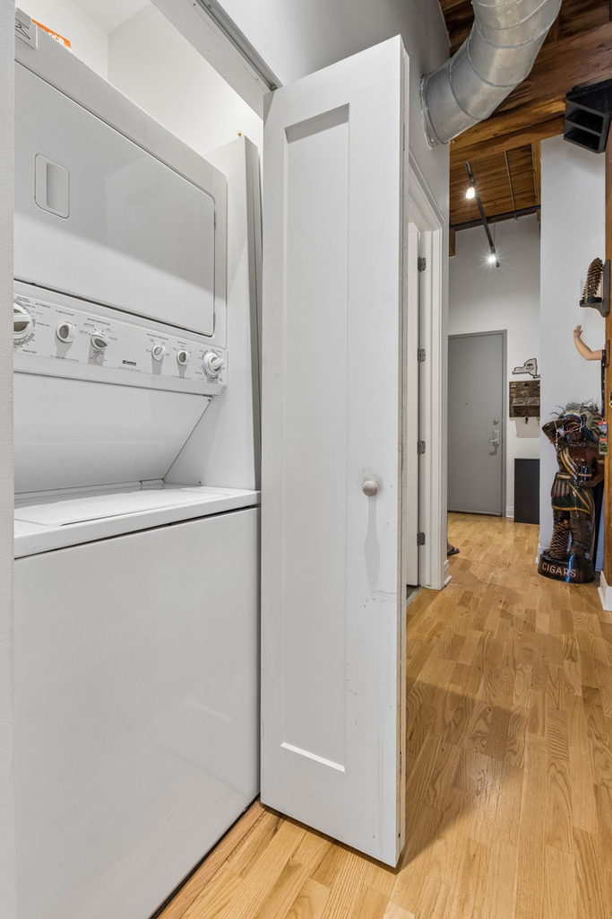770 W Gladys Avenue - Photo 8
