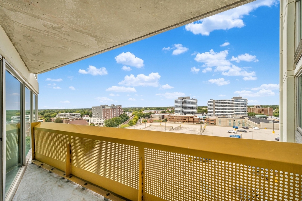 1720 Maple Avenue - Photo 15