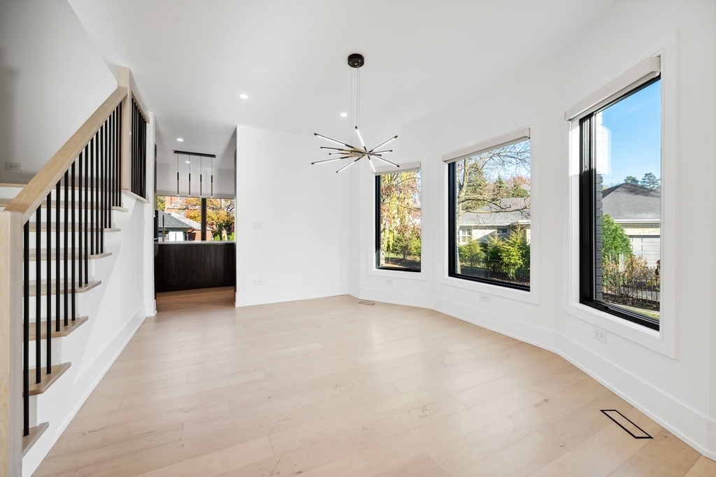 704 Sheridan Road - Photo 12