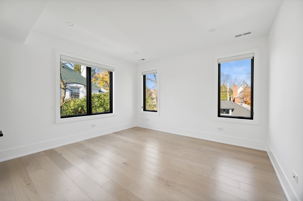 704 Sheridan Road - Photo 32