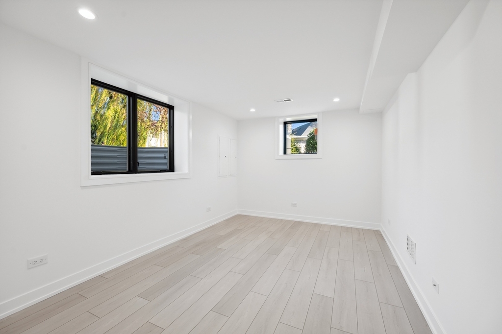 704 Sheridan Road - Photo 43