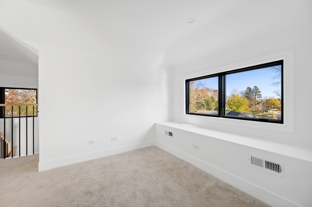 704 Sheridan Road - Photo 37