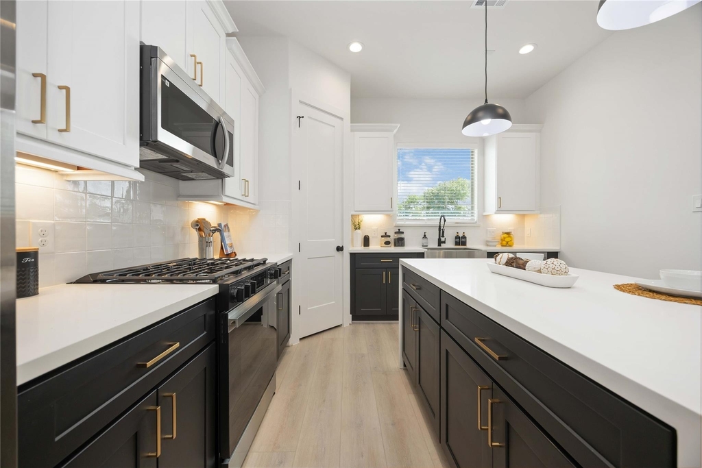 7809 Amelia Road - Photo 11