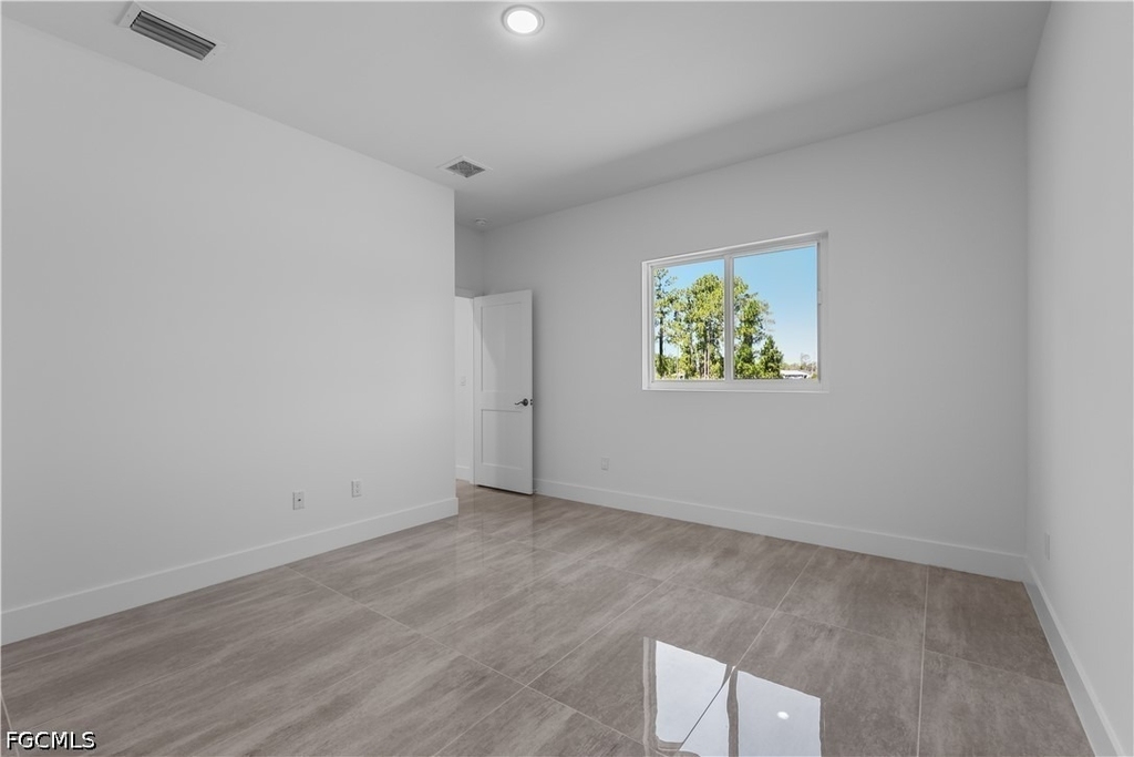 828 Genoa Avenue S - Photo 13