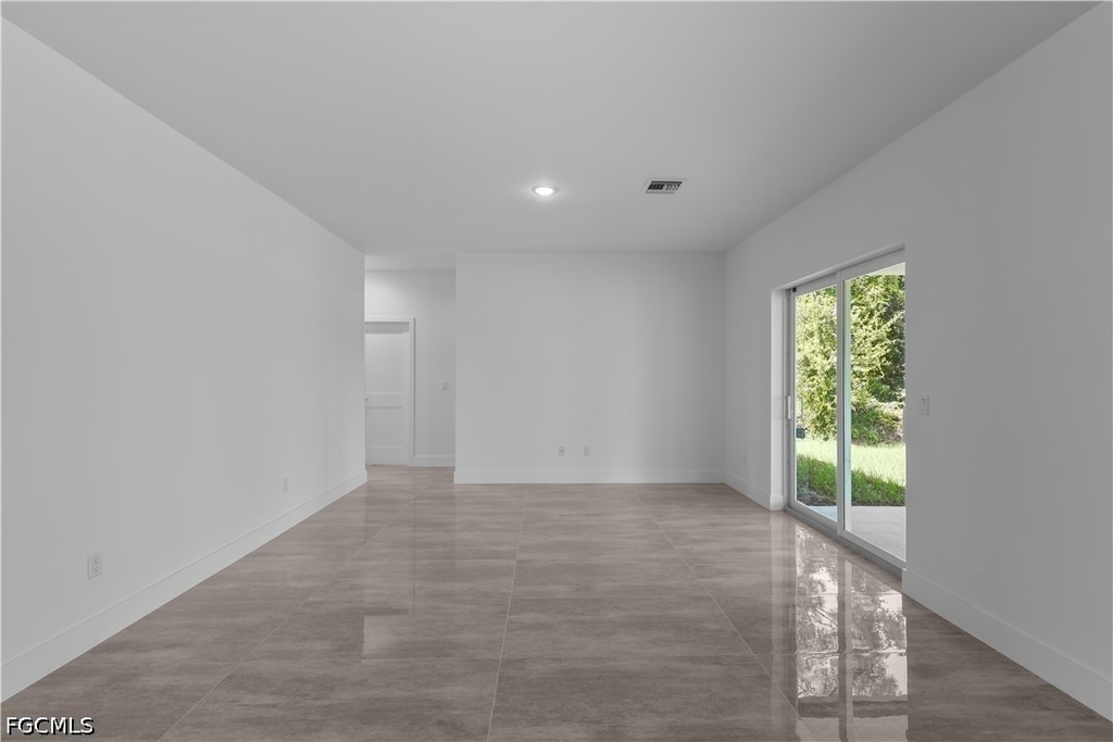 828 Genoa Avenue S - Photo 10