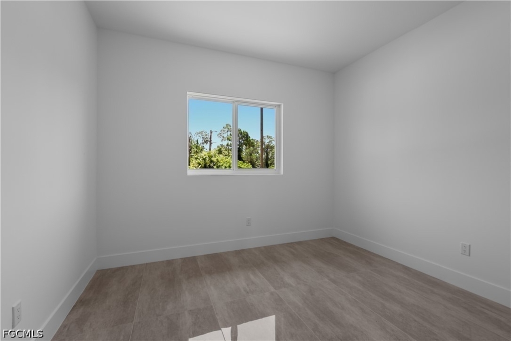 828 Genoa Avenue S - Photo 27