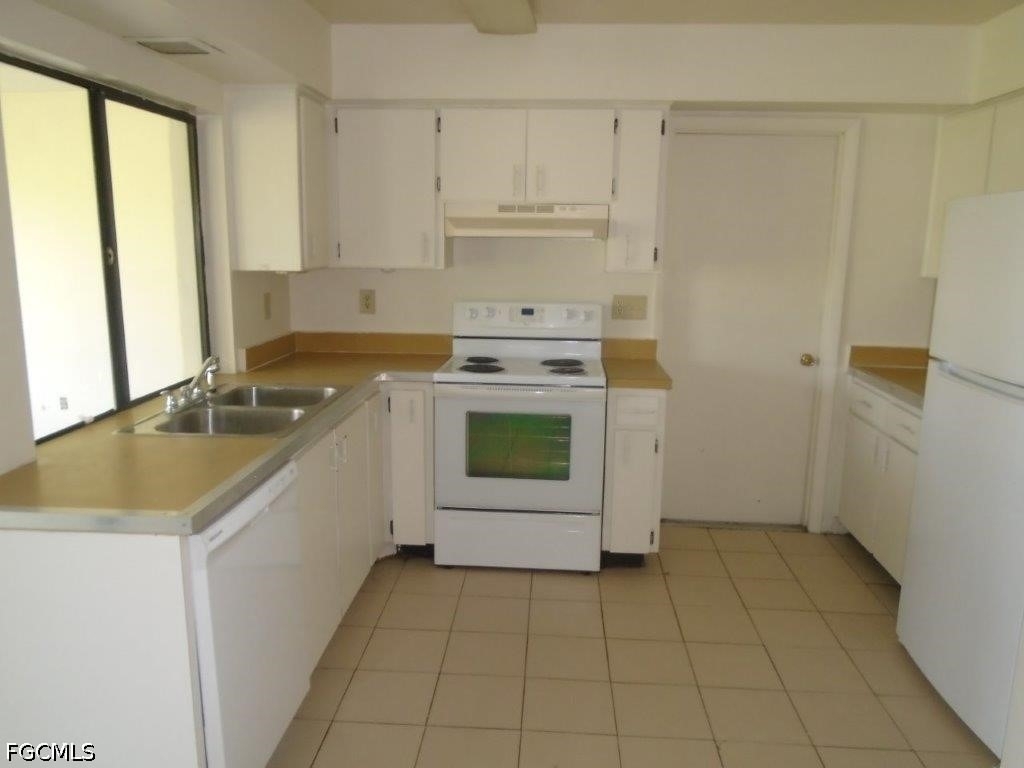 1539 Medford Place - Photo 2