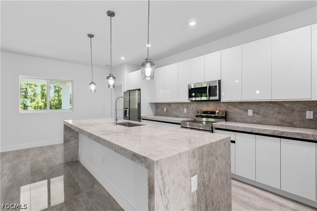 1142 Dutchess Street E - Photo 8