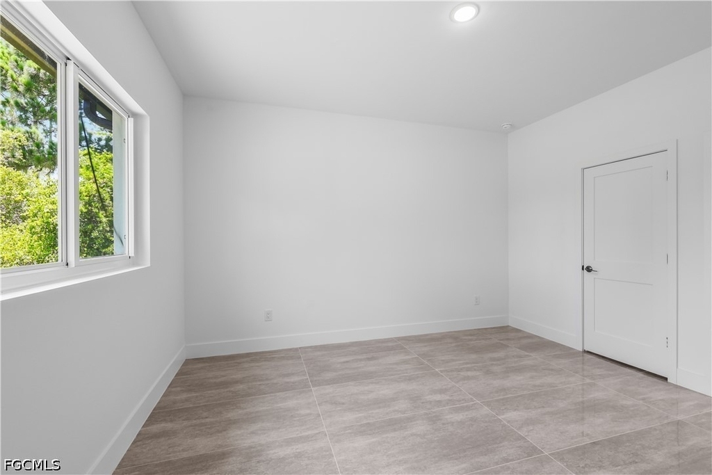 1142 Dutchess Street E - Photo 29