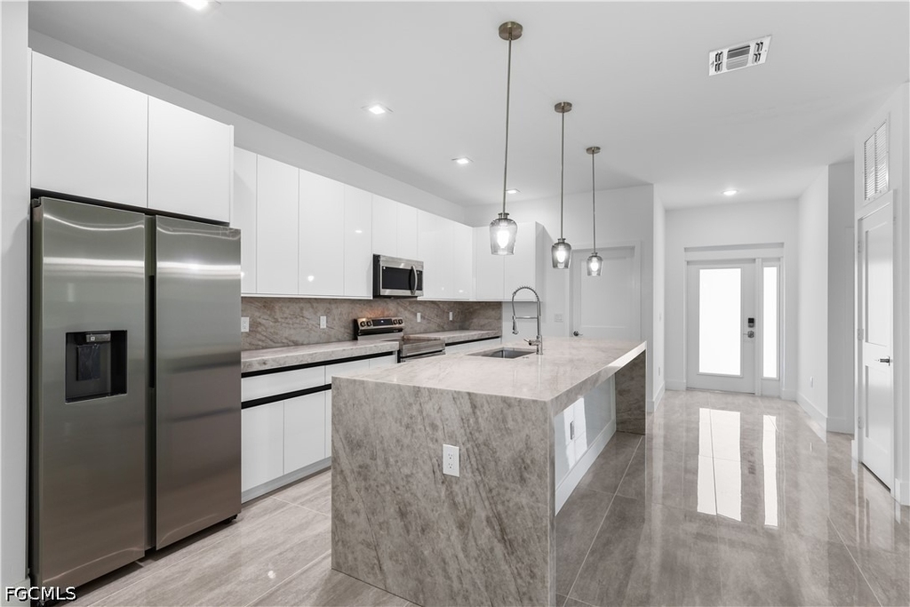 1142 Dutchess Street E - Photo 7