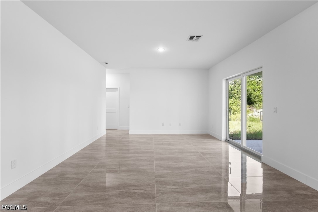 1142 Dutchess Street E - Photo 12
