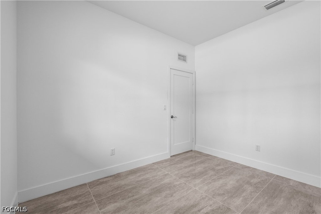 1142 Dutchess Street E - Photo 35