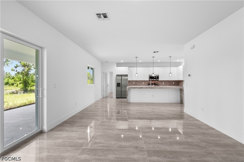 1142 Dutchess Street E - Photo 11
