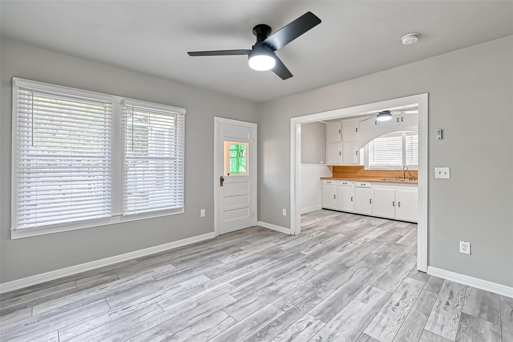 9314 Church Street - Photo 2
