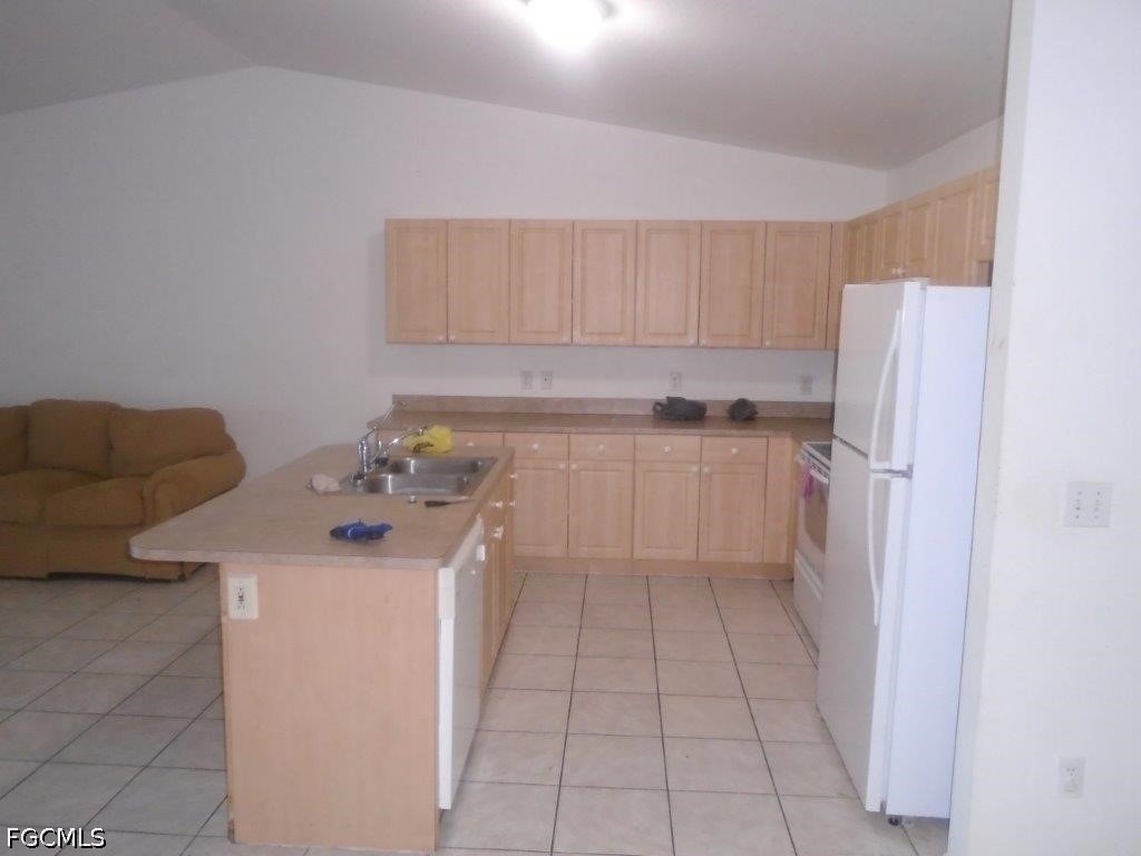 1310 Ne 8th Place - Photo 2